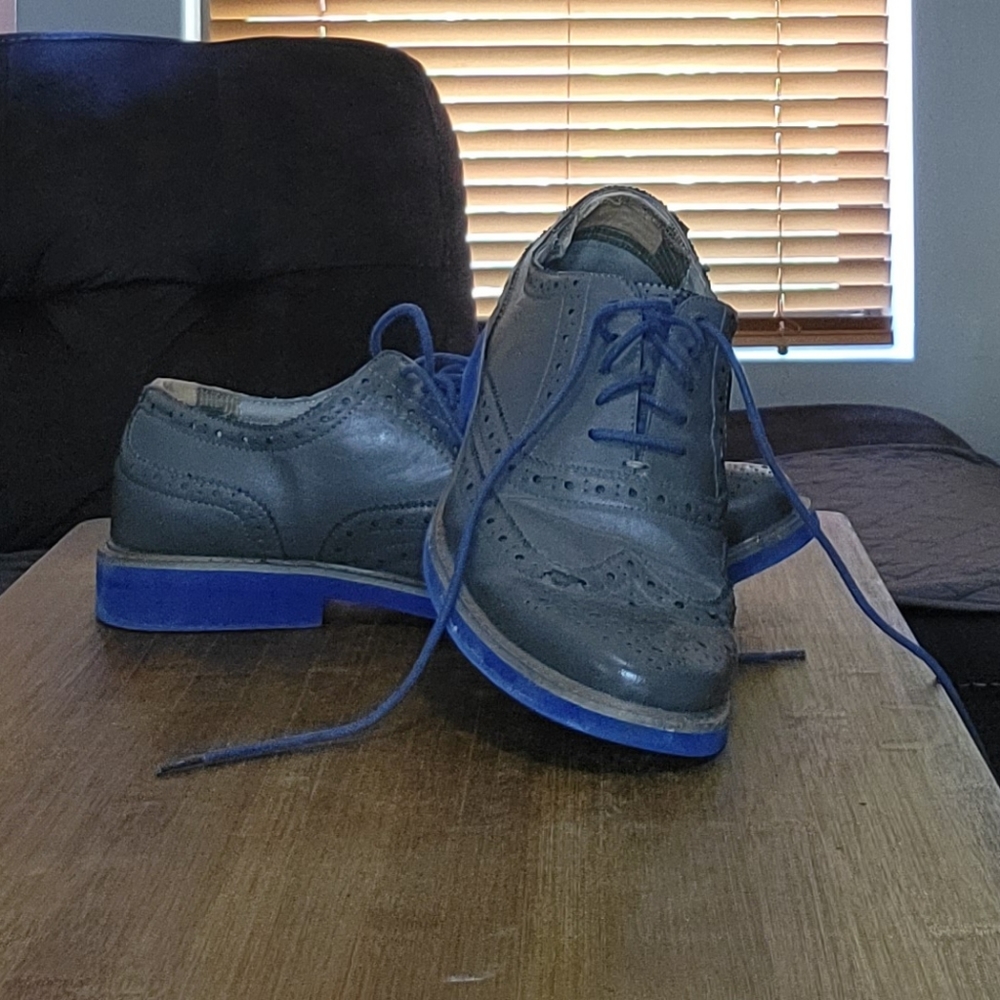 MADDEN Wingtip Men's 11 Grey with Electric Blue soles Pre-owned